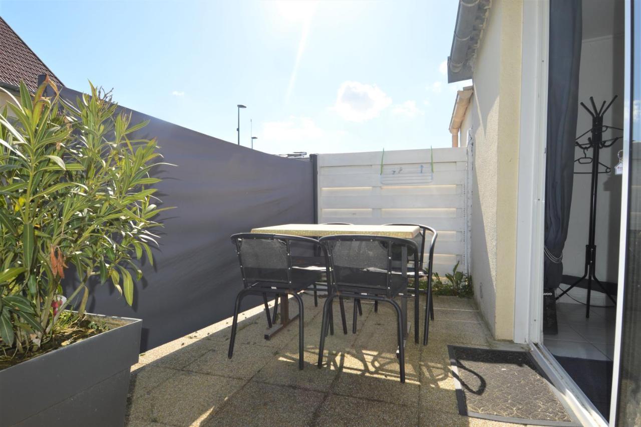 Maisonnette Avec Terrasse A 50M De La Plage Apartment Luc-sur-Mer Bagian luar foto